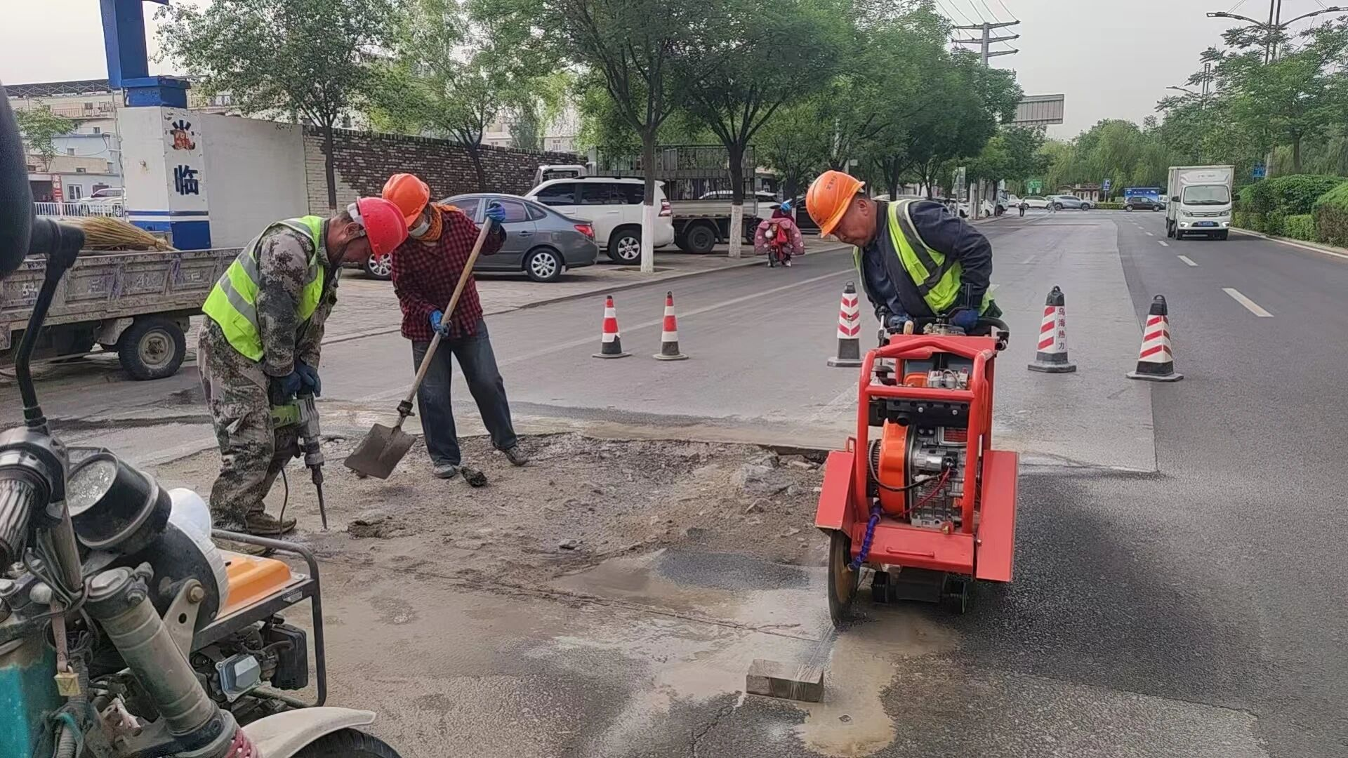 补短板！乌海市海勃湾擦亮城市“颜值”