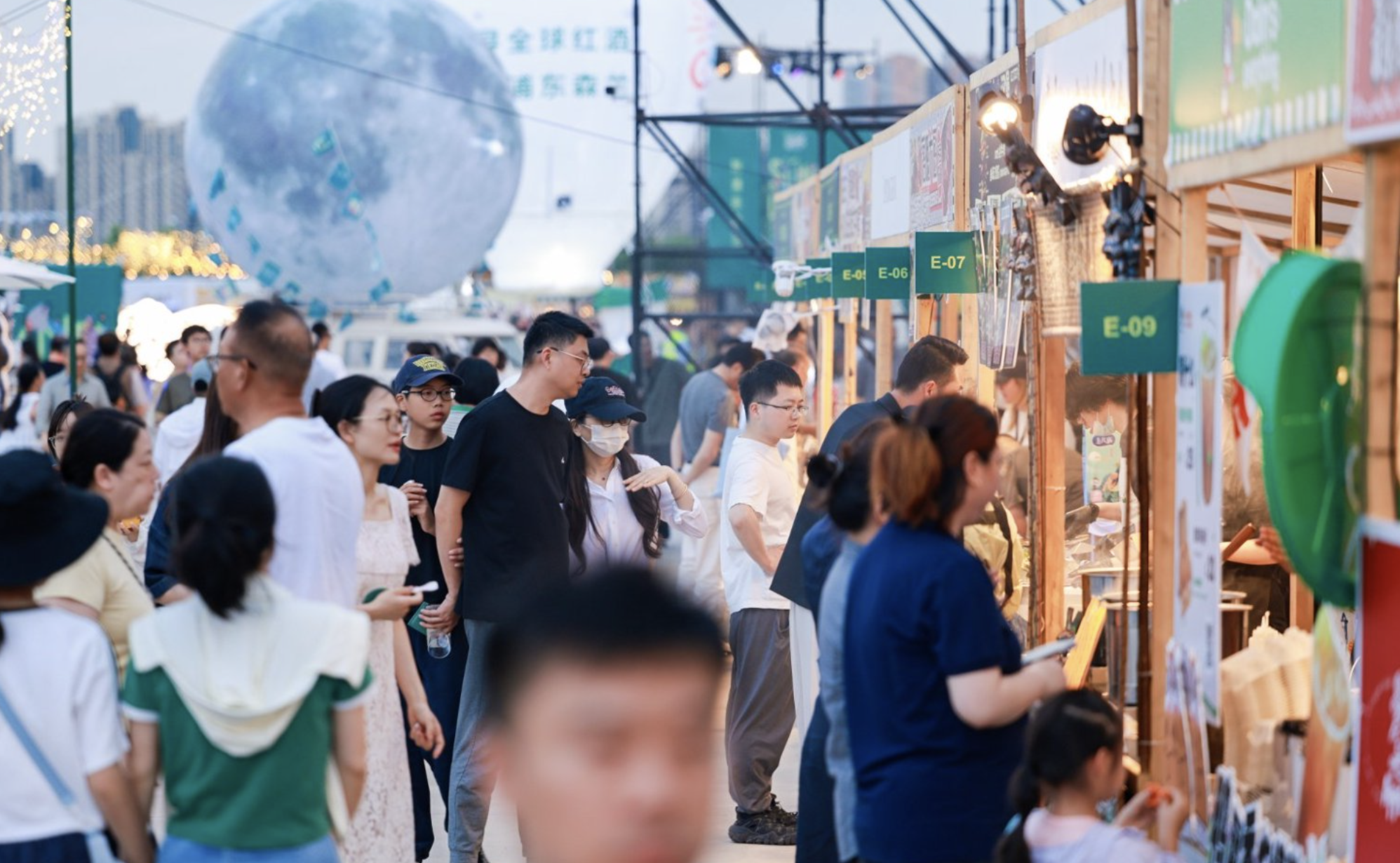 咖啡“链”红酒点燃新“夜”态——上海浦东解锁“微度假”消费潮
