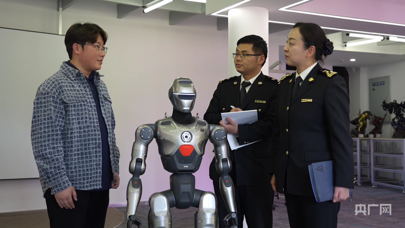 数读中国开局新活力|跨境电商进出口超6000亿元外贸“新引擎”动力强劲(图4)
