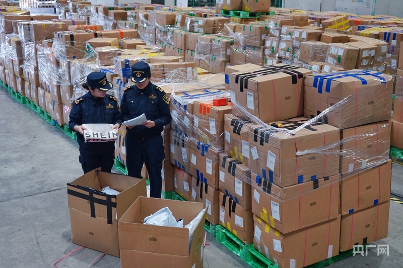 数读中国开局新活力|跨境电商进出口超6000亿元外贸“新引擎”动力强劲(图2)