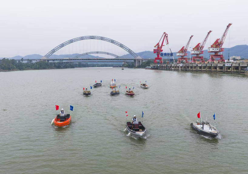 内河浅海规模化新能源智能船舶在南宁集中试航(图2)