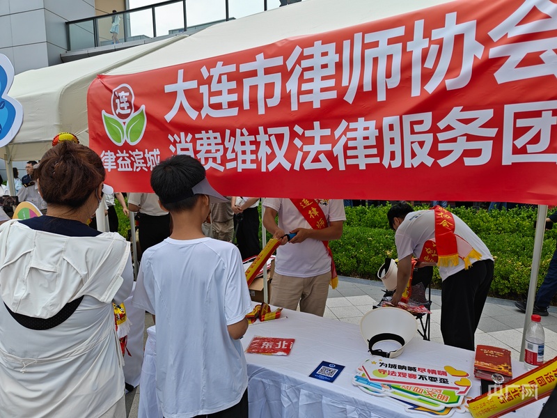 把法律服务送到群众“家门口”