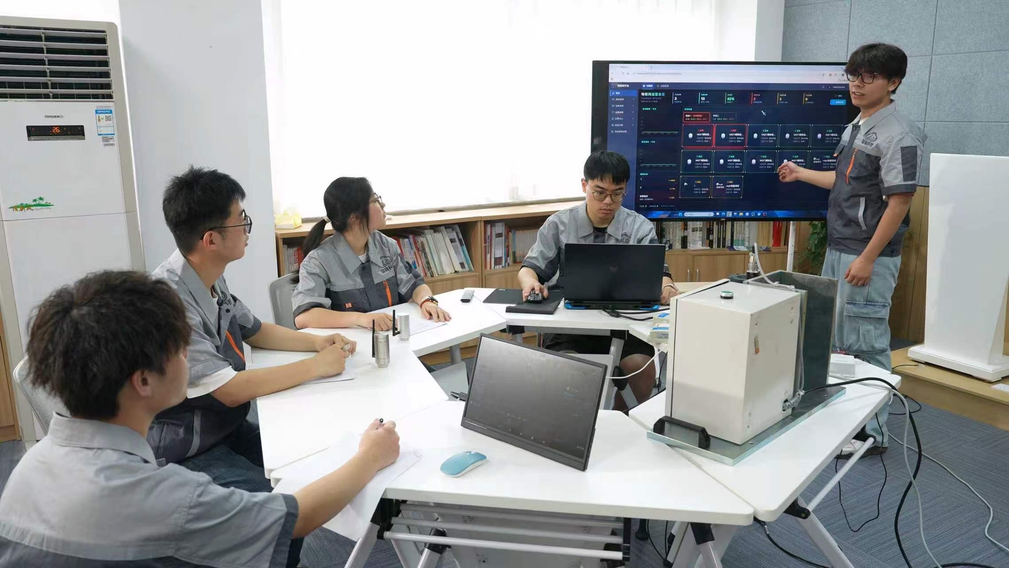 宁职大“00后”团队自研运维系统打破数控机床维保外资垄断