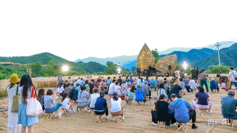 北京昌平区流村镇溜石港梯田大地音乐会举办