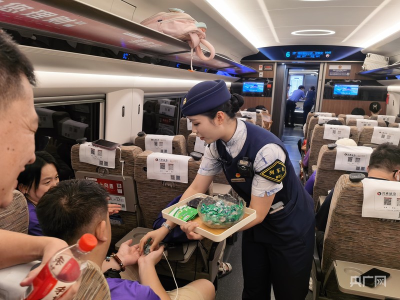 点对点直达赛场，这趟球迷专列太贴心了