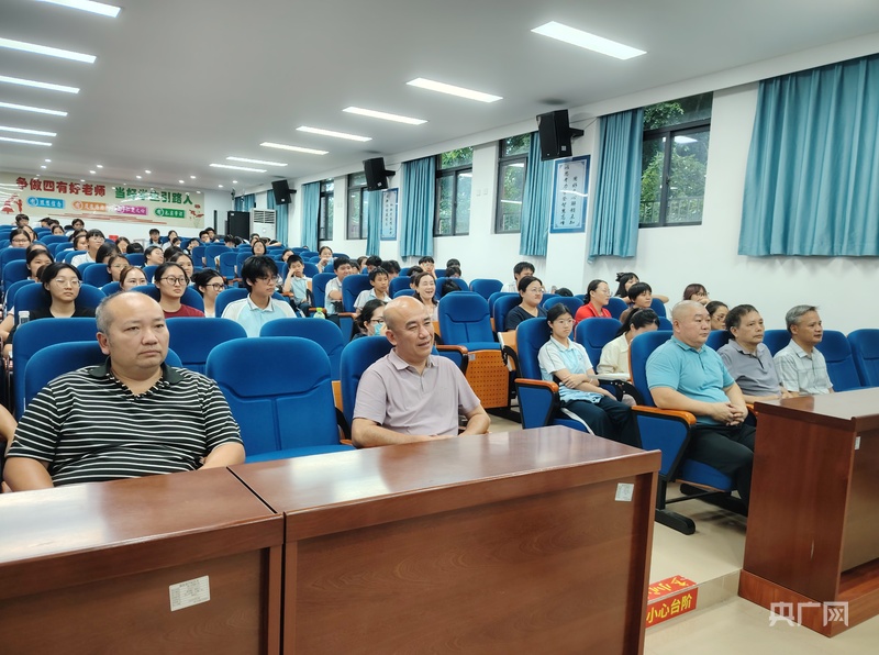海口市海联中学深耕素质教育 特色课程赋能学子成长
