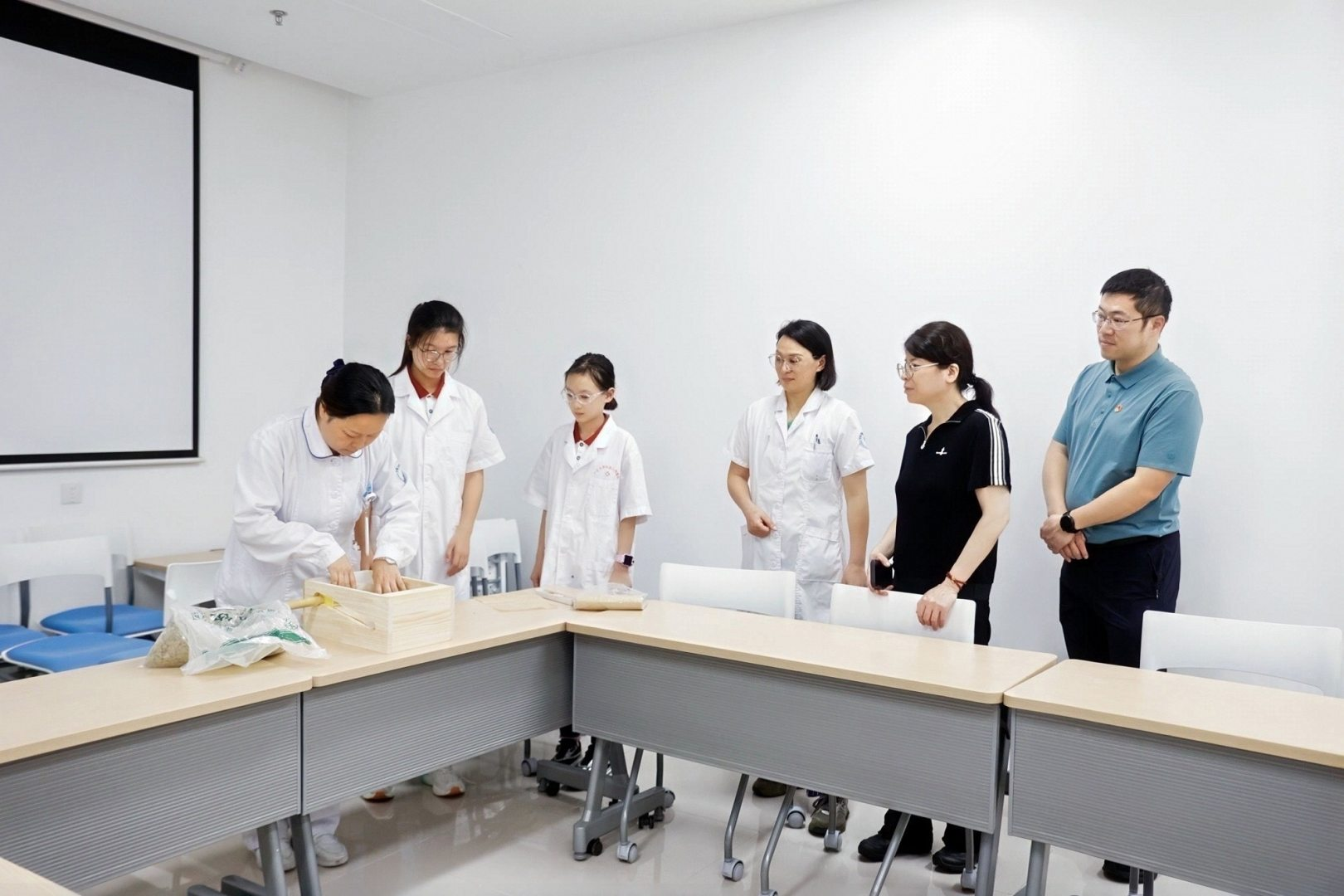 一座社区里的职业体验城八年深耕让少年奔赴“未来职场”(图7)