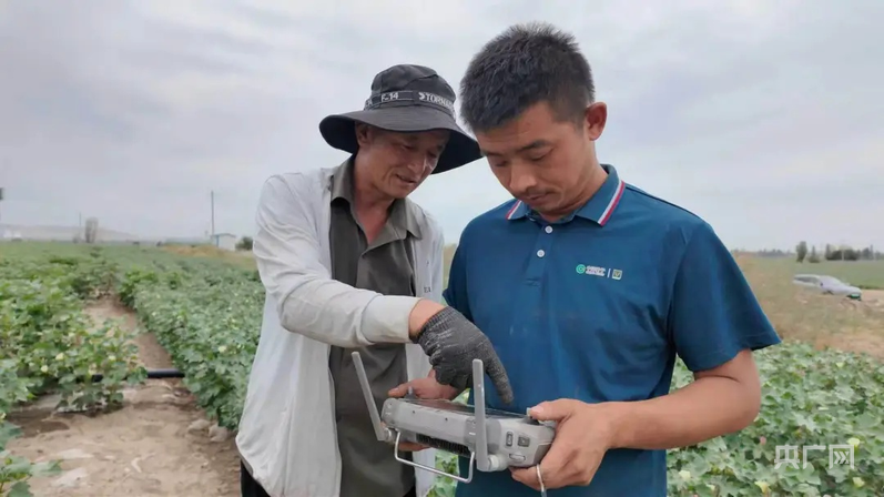阜康:智慧农机赋能棉田管护高标准农田筑牢增收根基(图3)