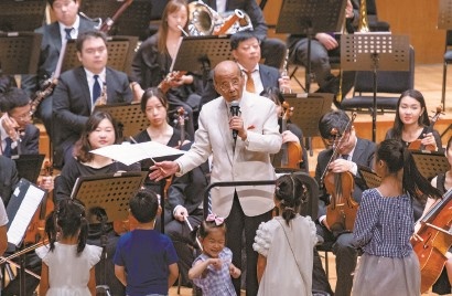“人民在哪里，舞台就在哪里”