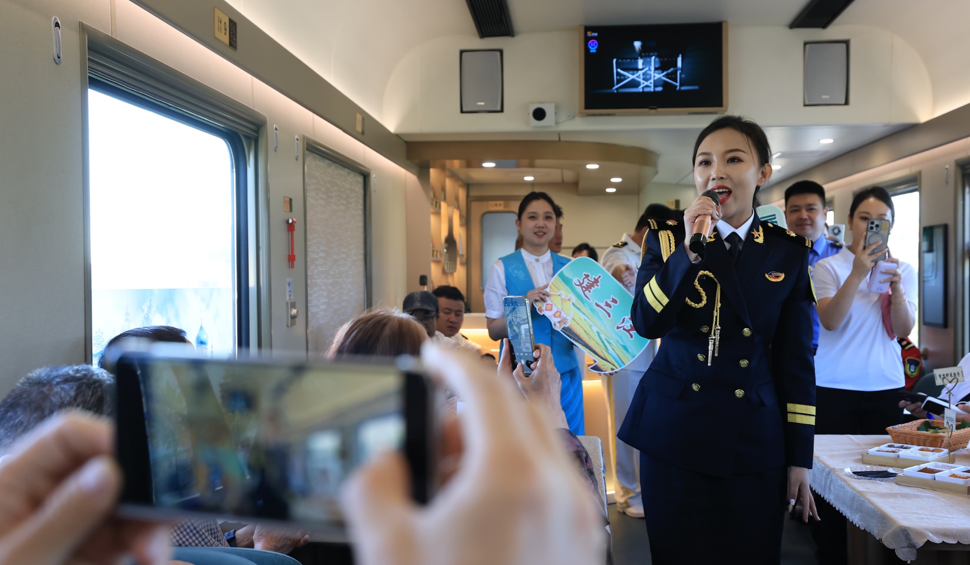 黑龙江开行首趟“铁旅融合·清凉龙江”旅游专列