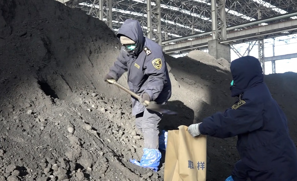 上半年甘其毛都口岸货运量突破2800万吨(图1)