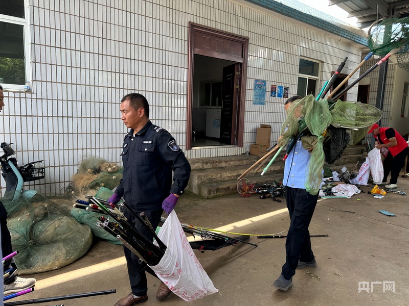 呈贡区集中销毁一批禁用渔具 持续巩固滇池“十年禁渔”成果