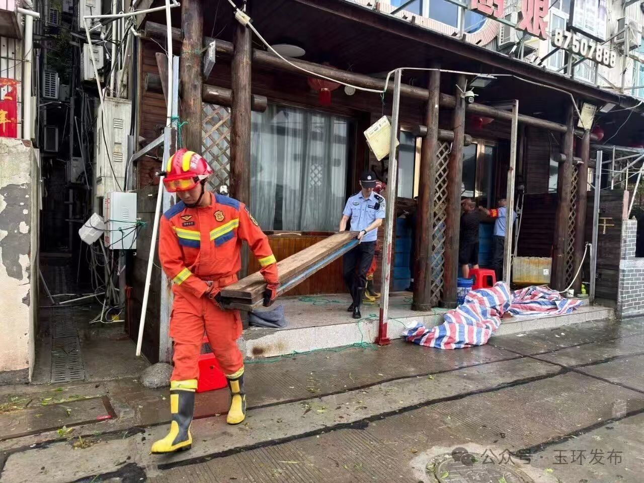 台风“白海豚”过境，浙江台州积极开展灾后自救