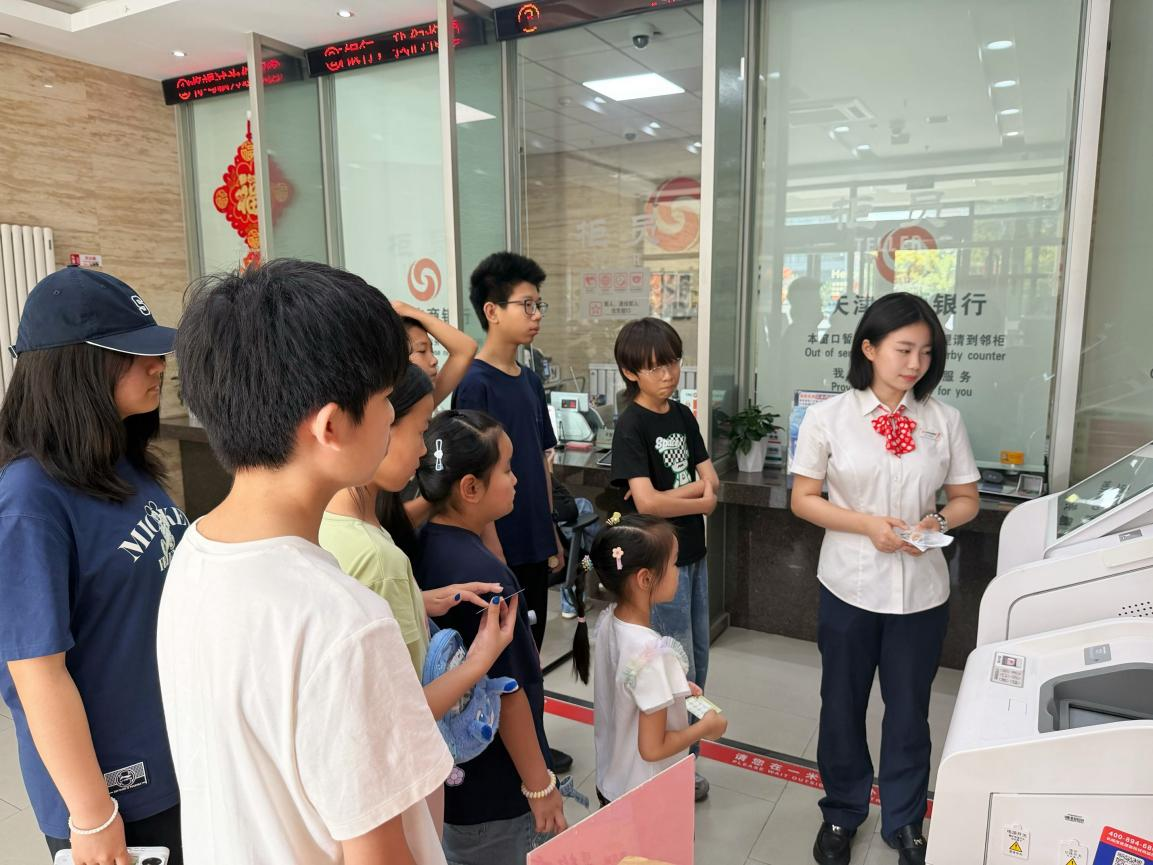 天津农商银行金融夜市点亮百姓消夏时光
