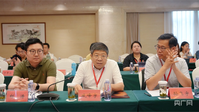 第二届中国高校PPE专业论坛在内蒙古呼和浩特市顺利举办(图3)