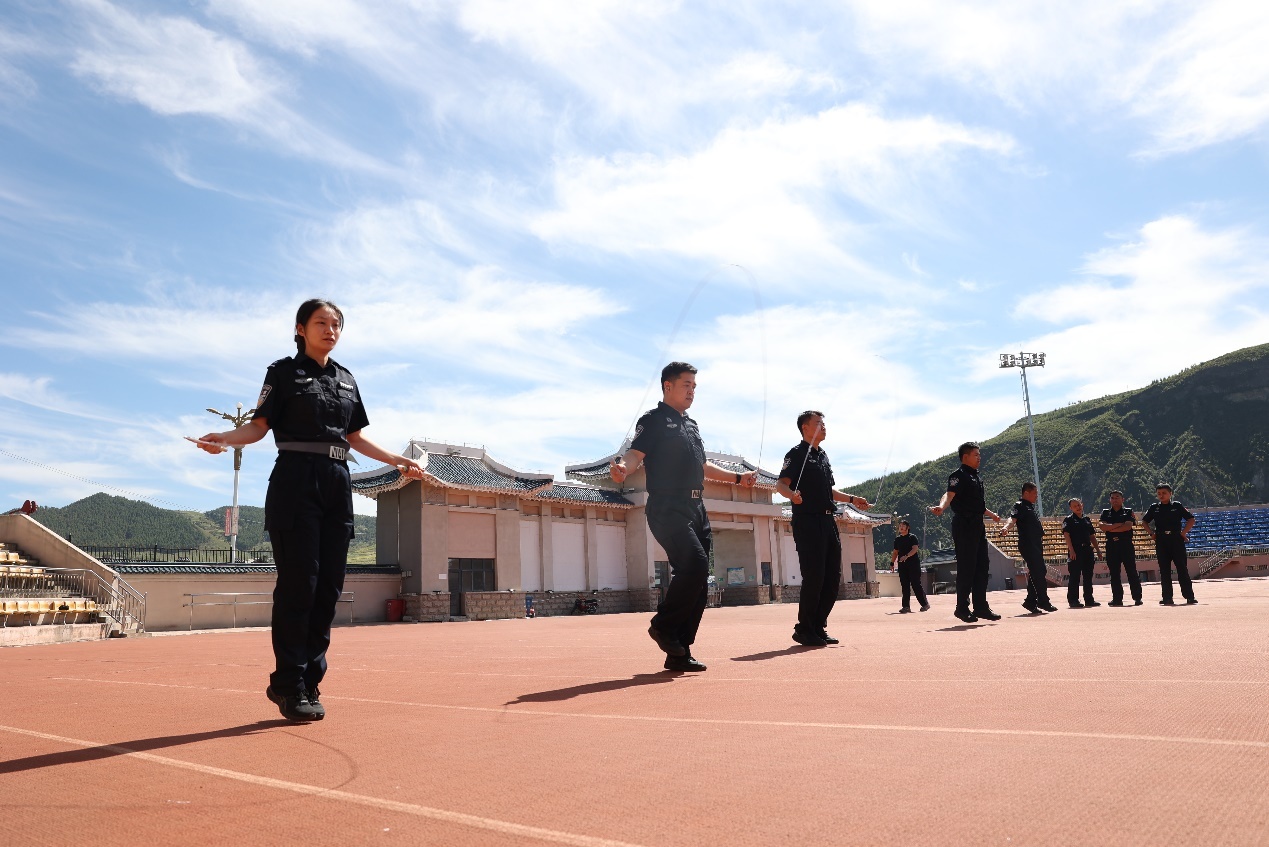 长白边检站举办第六届警体运动会(图3)