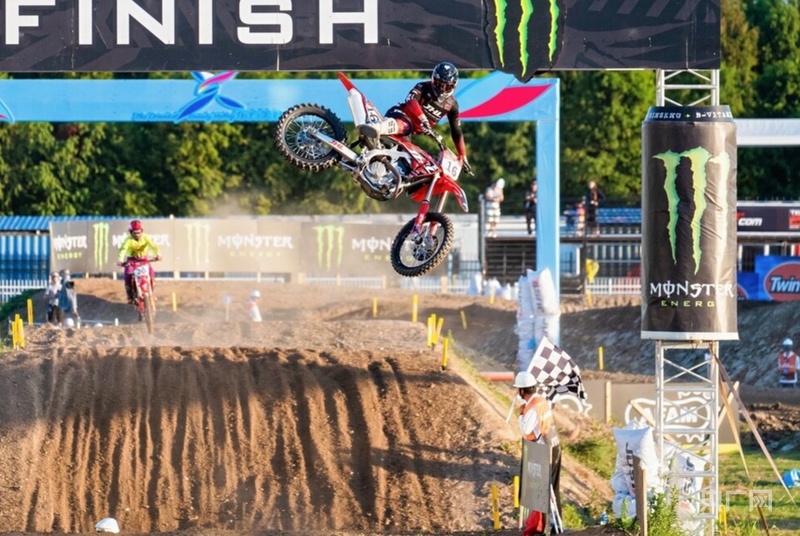 引擎轰鸣燃动滨海东方美谷2026MXGP上海站圆满收官(图2)