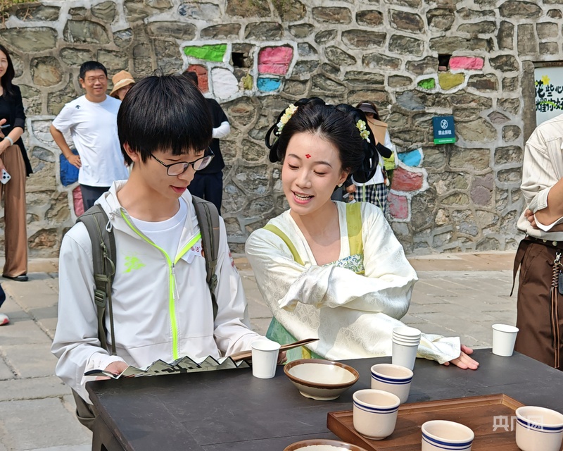 穿行古道寻元韵北京门头沟原创沉浸式实景演出《古道晴岚》首演(图2)