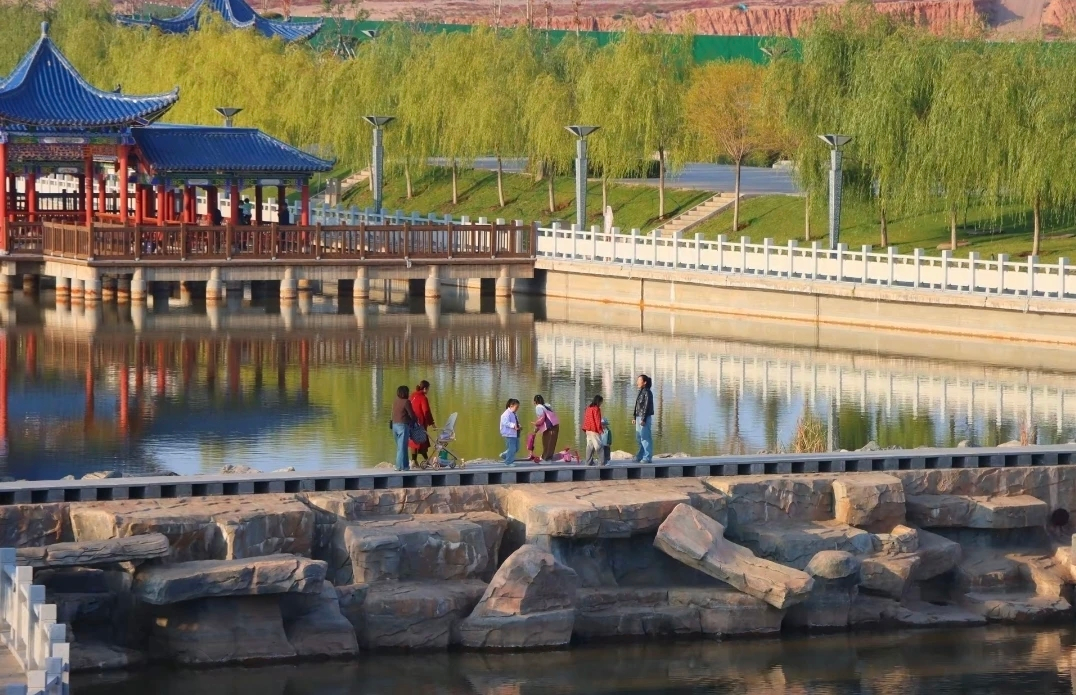 秋色漫染铜城市民游园赏景运动欢度中秋假期(图4)