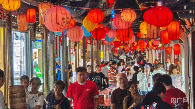 申城好游趣｜一屉小笼包“蒸”出国潮新滋味上海这个古镇国庆假期有点“香”(图1)