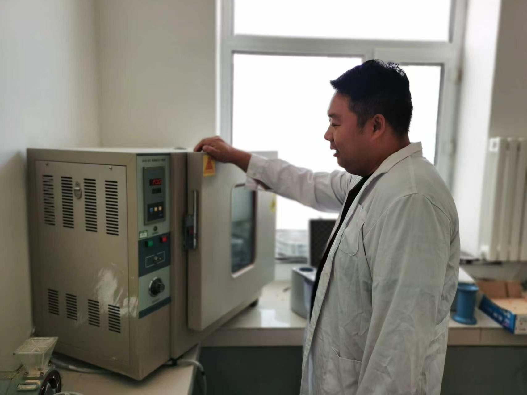 聚焦北大荒勤得利分公司：精准校准检测仪器服务种植户售粮(图1)