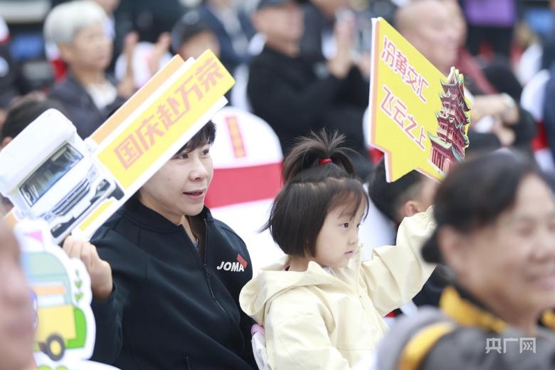 山西万荣首届房车露营巡游活动启动(图3)