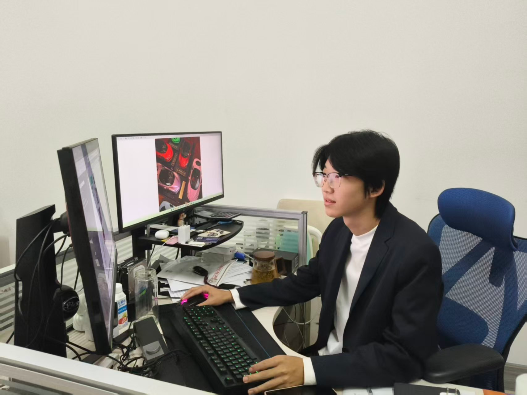 天津职教团队探索国产高端车模漆面新答案