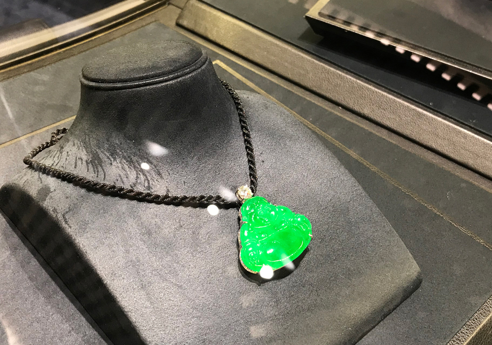 普通老百姓怎么投资黄金创历史新高现货黄金突破2085美元！猪牌甚至卖断了货！大妈后悔买少了商家：忙到下午2点才吃饭