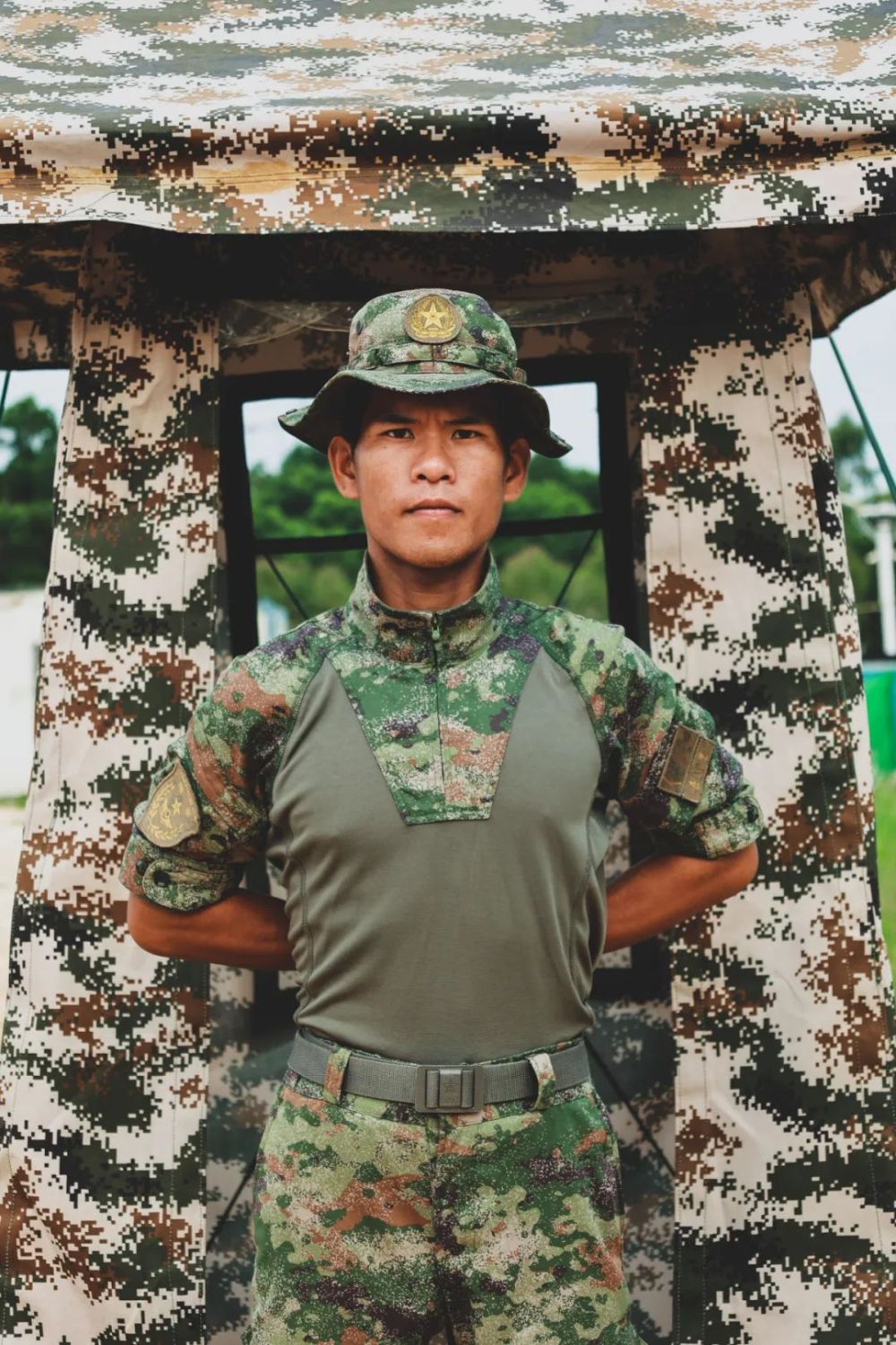 【実物】中国解放軍　21式星空蛙服（コンバットシャツ）メルカリ未来 実物】中国解放軍 21式星空蛙服（コンバットシャツ）メルカリ未来