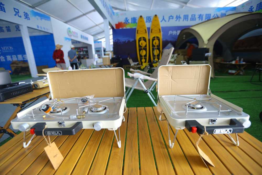 “中考专用”器材高价卖、私教特训声称“保过”——部分商家瞄准中考体育精准营销