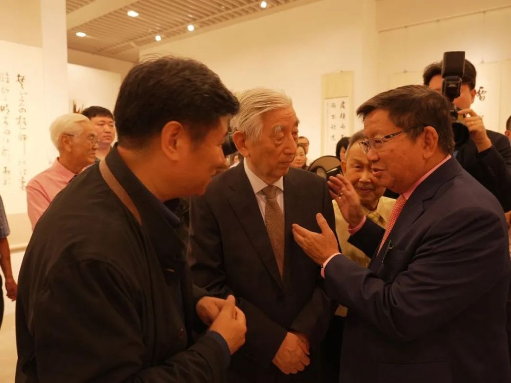 新加坡中国文化中心张海陈声桂书法联展隆重开幕