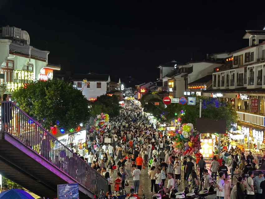 春节餐饮消费热气腾腾！海底捞、喜茶、奈雪忙“晒”成绩单