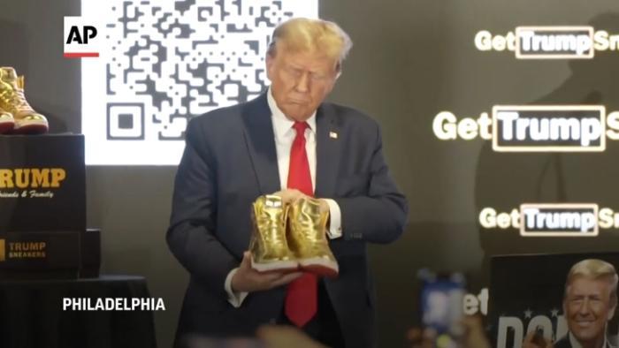 刚被罚款3.55亿美元后 特朗普"带货"球鞋