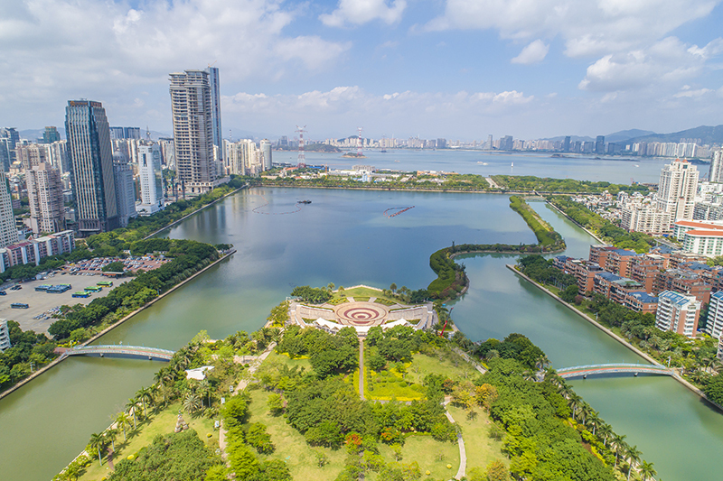 2021年5月15日,厦门,航拍筼筜湖,景色优美.