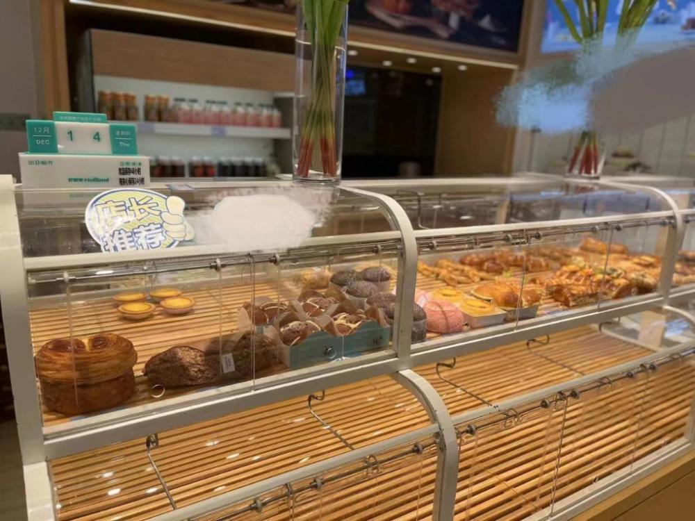 AG九游会官网 九游会国际面包店浪费现象调查：有门店一天能丢掉一麻袋(图1)