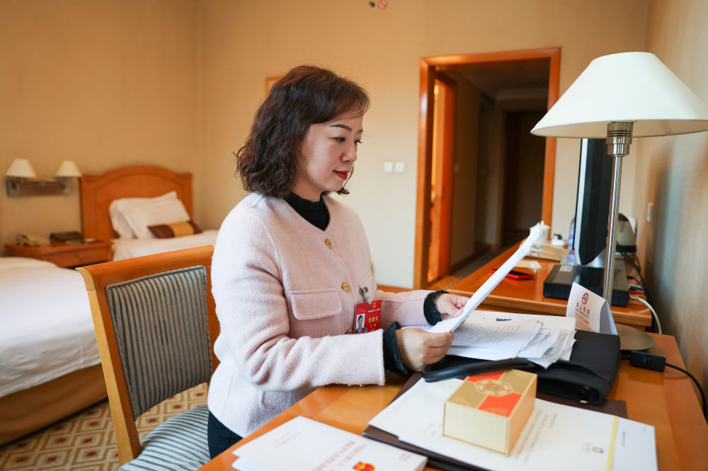 两会镜距离 | 她们的风采_央广网