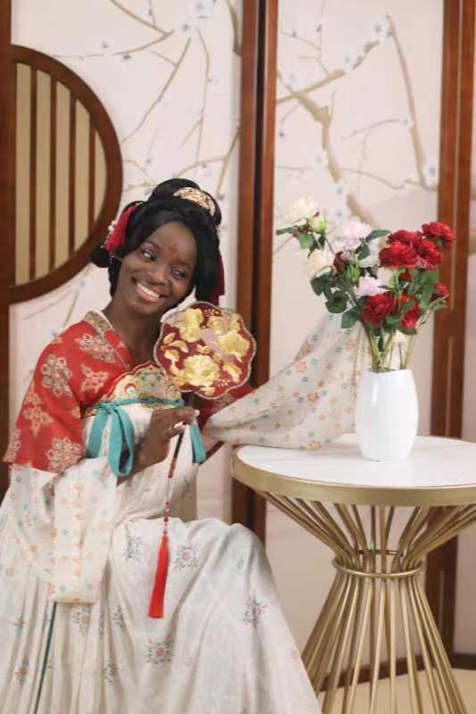 遇见中国｜赤道几内亚的姑娘娜缇：“来中国学习是我一直以来的梦想”(图1)