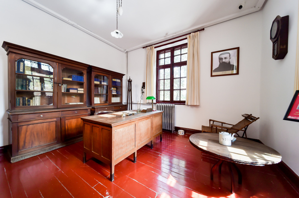 北大红楼主题展览旧址复原:图书馆主任室.