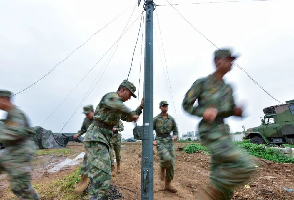 电波激荡,特情叠加,一起走进通信兵的演练现场