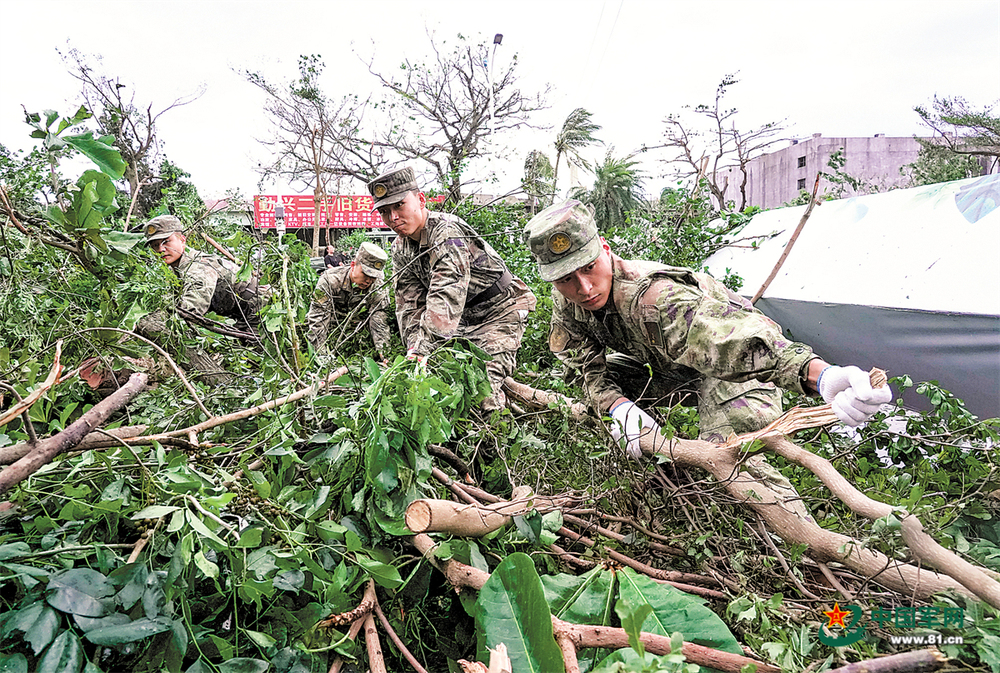 超强台风“摩羯”造成严重灾害，南部战区组织官兵和民兵全力抢险救灾