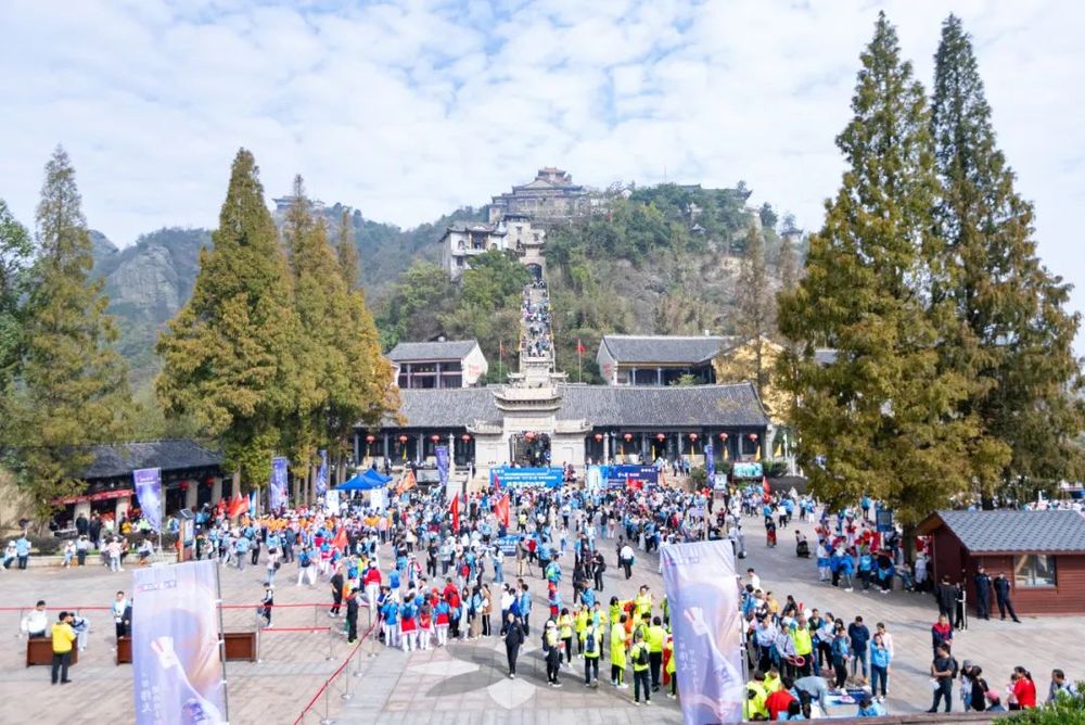 游黄陂  寻秋韵  木兰登山节“燃”动全城