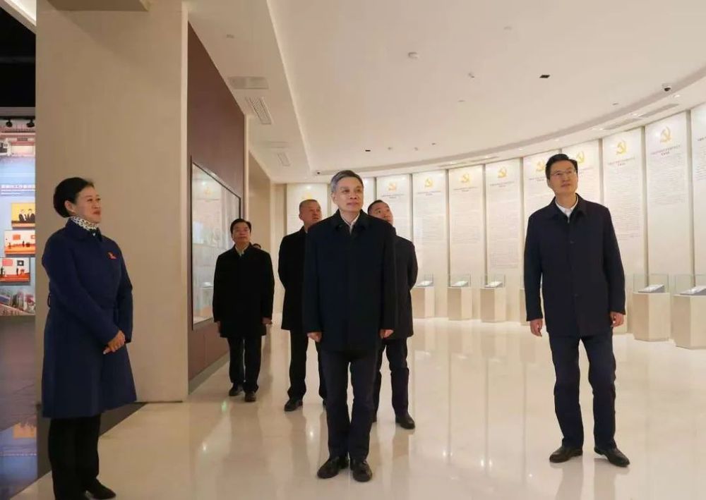 浙江省委副书记、省政府党组书记刘捷，前往嘉兴南湖瞻仰红船_央广网