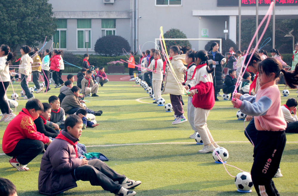 课间延长至15分钟，孩子们都在玩什么？