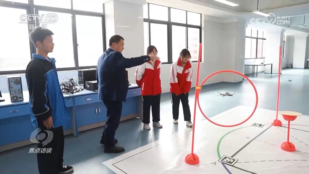 焦点访谈｜如何答好科学教育加法题？各地中小学创新探索(图2)
