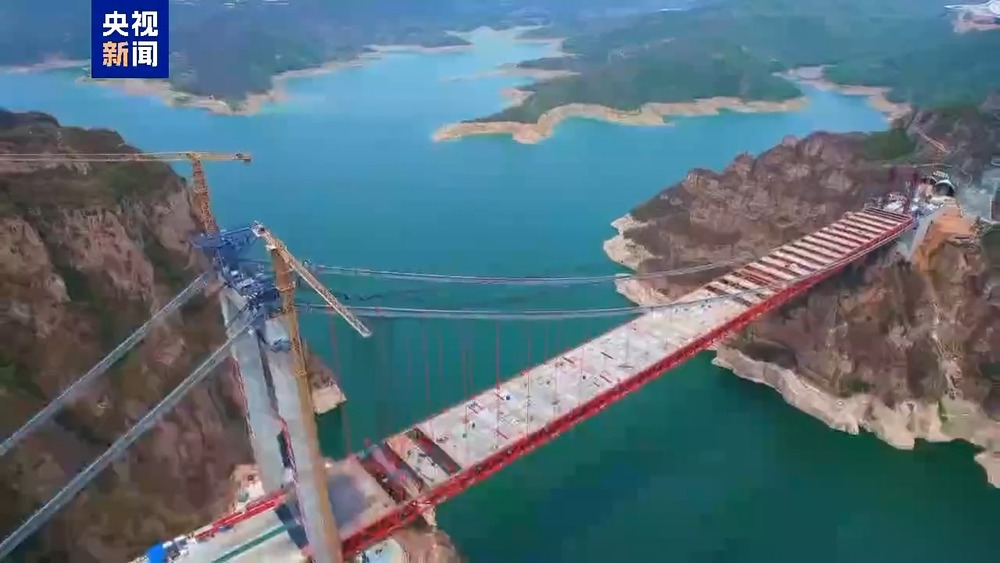 世界首座地锚式回转缆悬索桥又有新进展