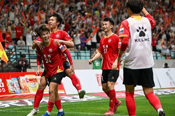 “苏超”常规赛回眸 “十三太保”城市记忆 姑苏江苏超级足球联赛官网 - 2025赛季赛程+积分榜+视频直播城的热烈与凡人英雄的夏天