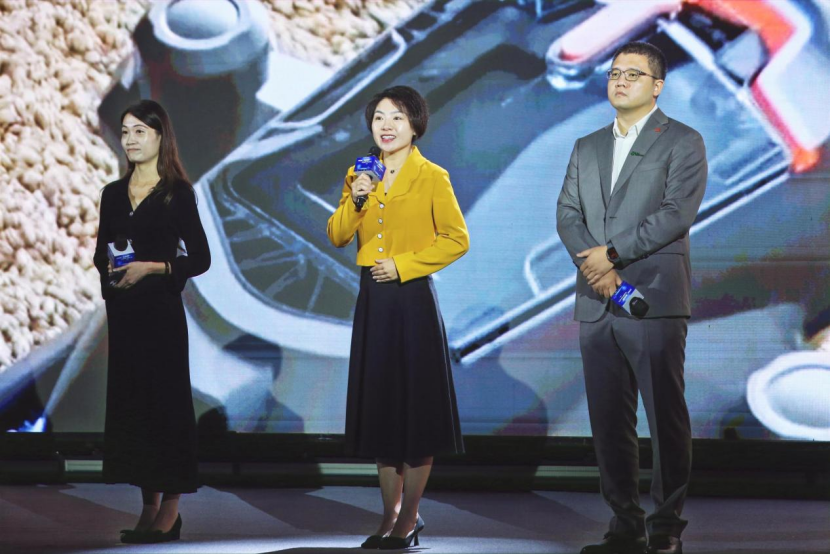 第四届“金扁担”农业现代化论坛在洛阳举行 专家学者聚焦智慧农业新科技 畅谈新质生产力(图8)