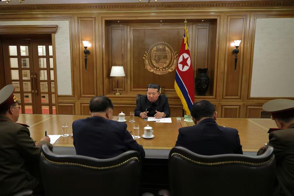 金正恩会见核部门科技人员指导核武生产