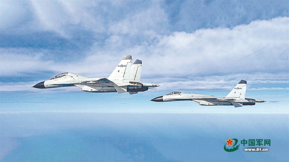 海军航空大学某团飞行训练视频