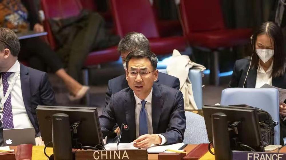 中国强调消除殖民主义思维对完善全球治理的重要性